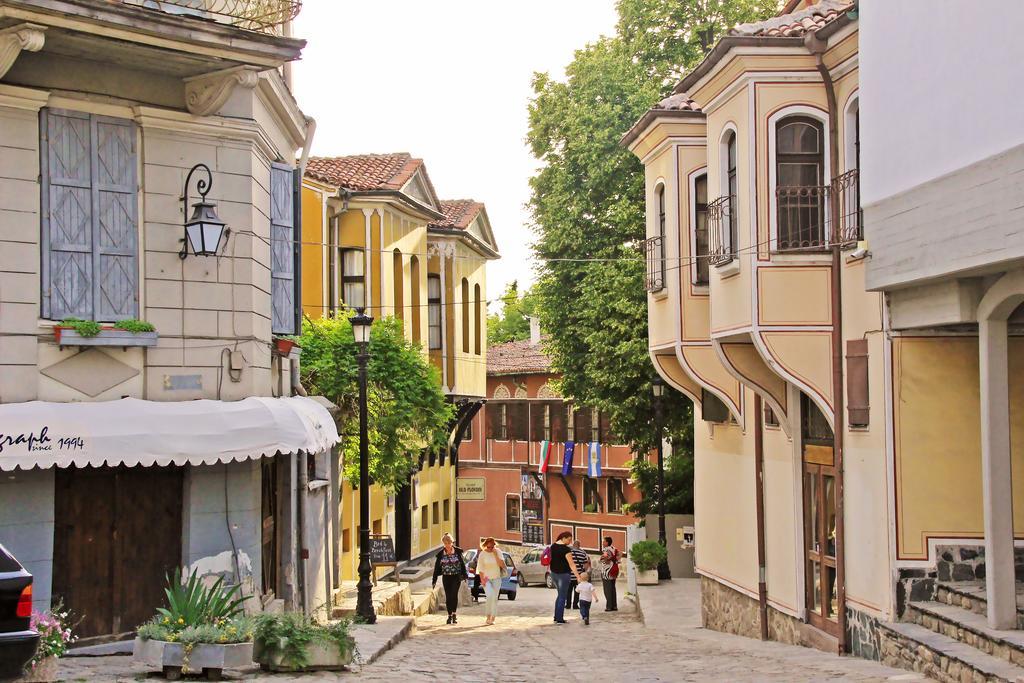 Lilly Apartments Plovdiv Buitenkant foto